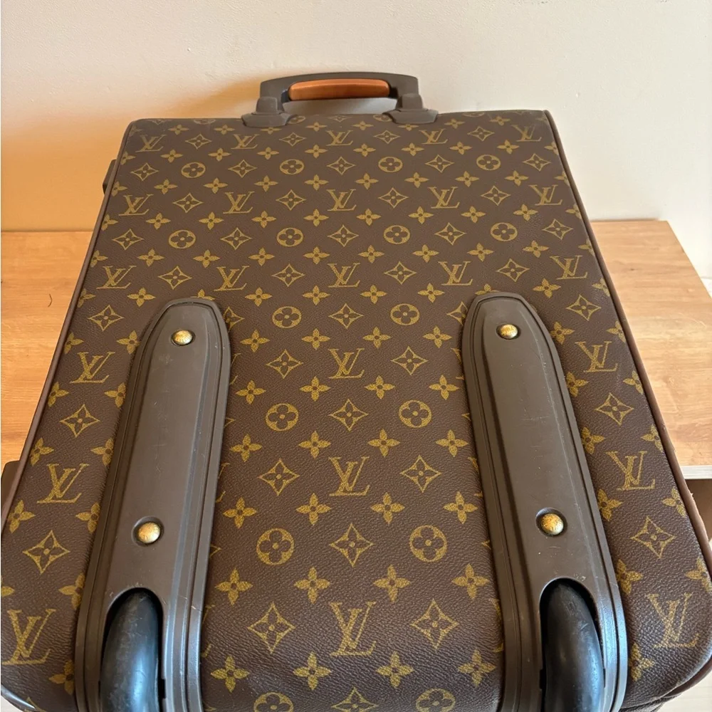 Authentic Louis Vuitton pegase 55 monogram - Picture 7 of 9